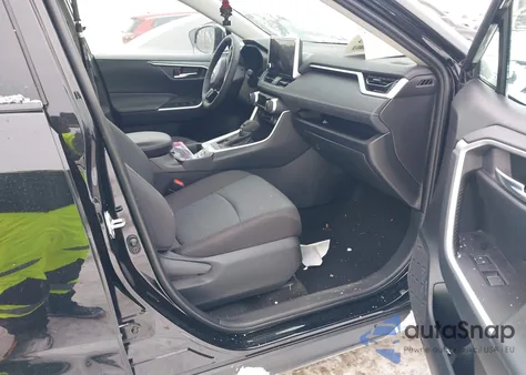 2025 Toyota Rav4 Xle z USA, uszkodzony, nr VIN 2T3P1RFV2SW563682